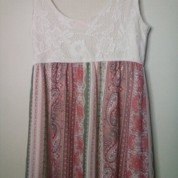 Live To Be Spoiled Dress L Sleeveless High Low Hem Crochet Top Detail Pattern - Picture 4 of 16